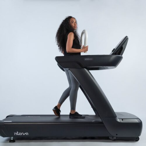 SHOULD YOU WEAR SHOES ON A TREADMILL